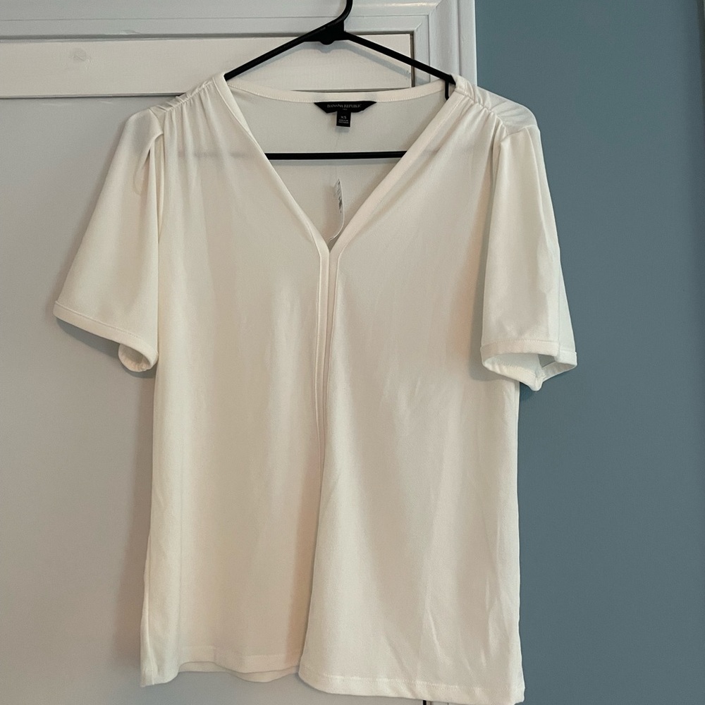 NWT Banana republic cream blouse XS